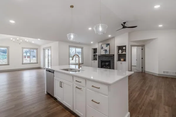 $529,900 | 309 Pinehurst Drive, Mankato, MN 56001