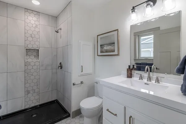 $529,900 | 309 Pinehurst Drive, Mankato, MN 56001