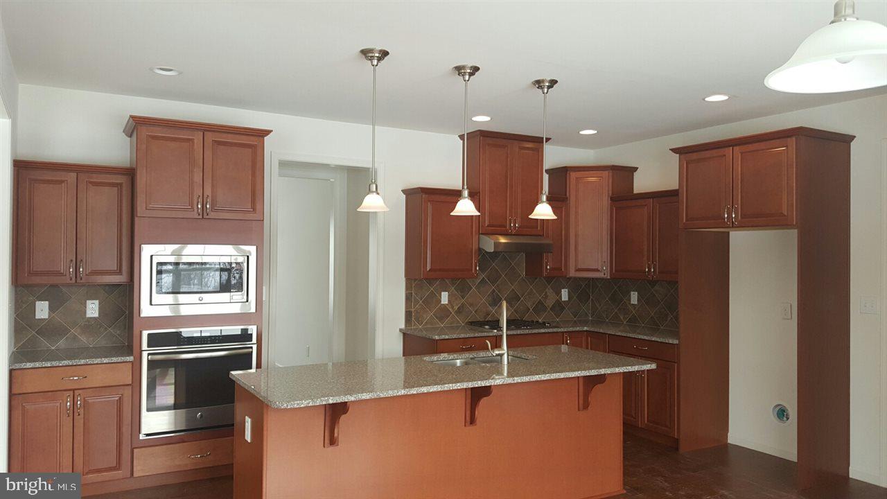 230 Spring Meadows Road, Unit 9 Manchester, PA 17345 - Photo 4 of 30 Gallery Image 4
