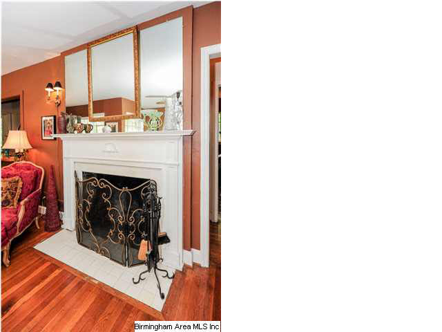 413 Cliff Place Birmingham, AL 35209 - Photo 8 of 32