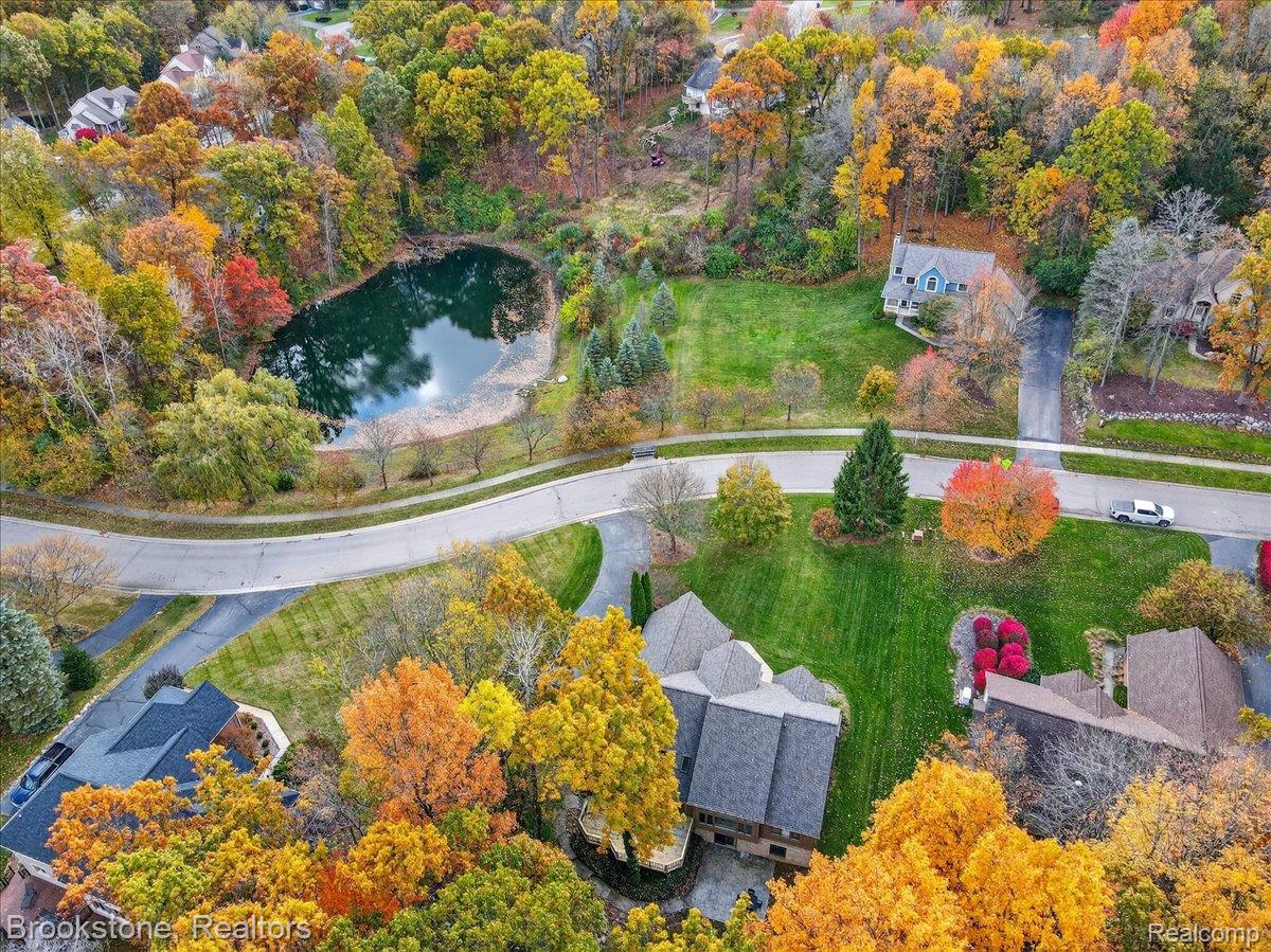 9748 Forest Ridge Drive Clarkston, MI 48348 - Photo 16 of 53 Bird's eye view of a large body of water