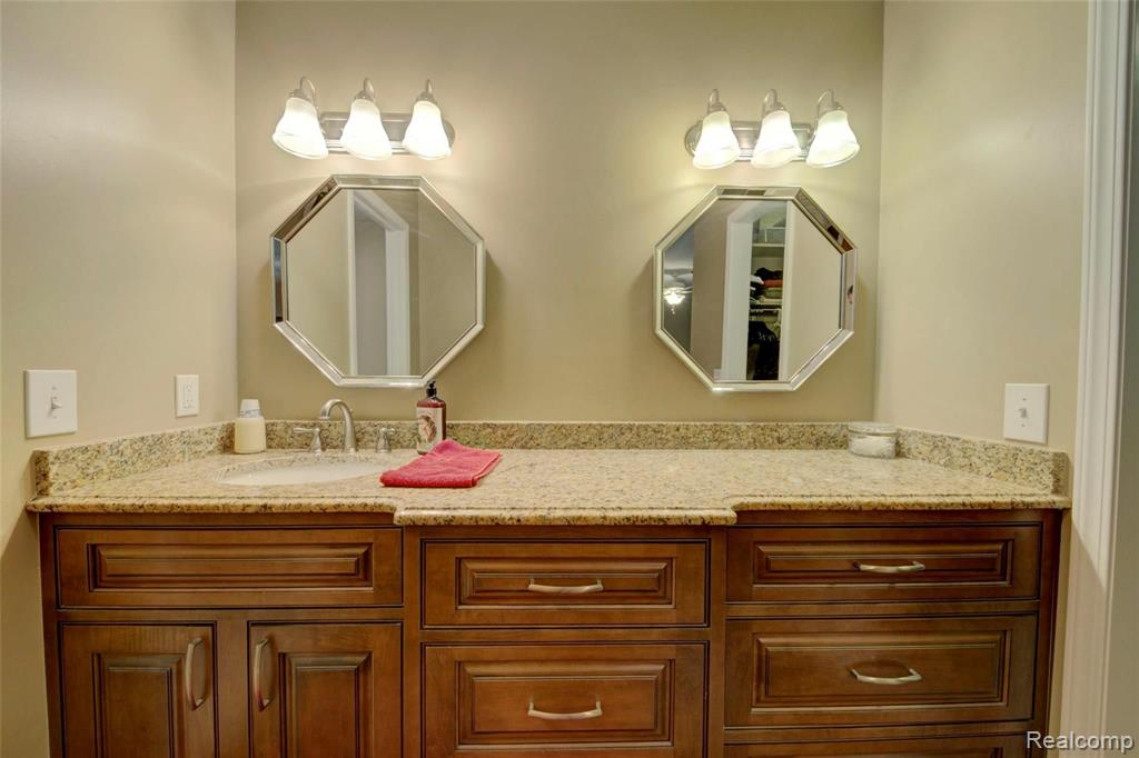 1161 Pine Ridge Court, Unit 143 Rochester Hills, MI 48306 - Photo 23 of 45