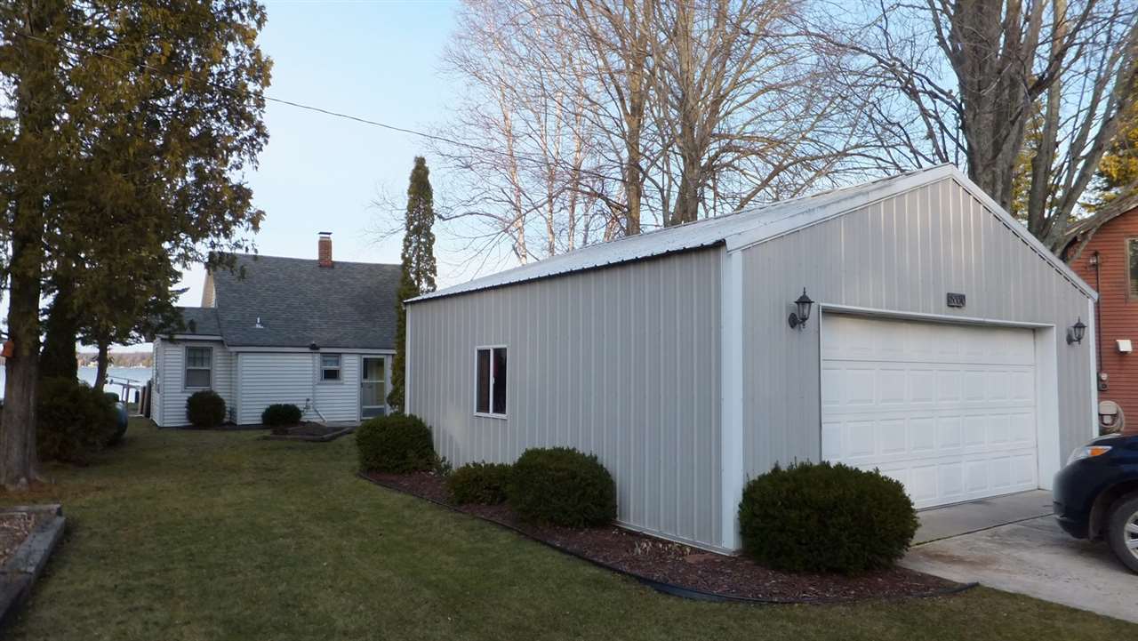 8530 Bay Point Road Beulah, MI 49617 - Photo 9 of 27 1810221-8.JPG