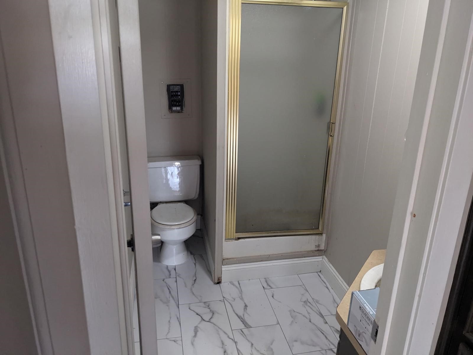 3470 Kipling Drive Beaumont, TX 77706 - Photo 5 of 21 a bathroom with a toilet and a shower