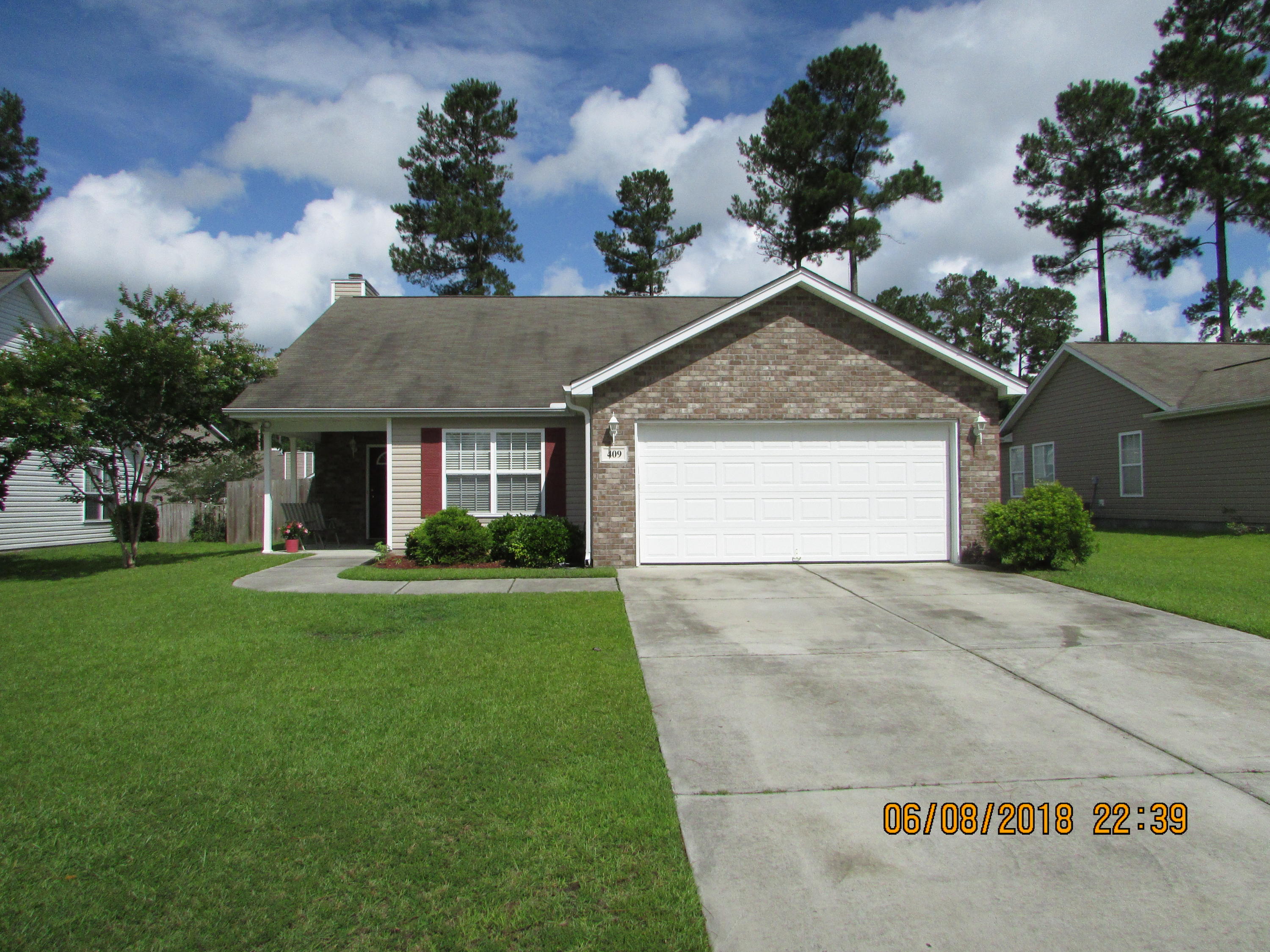 409 Meadowview Trail Summerville, SC 29486 - Photo 3 of 30 Long Driveway