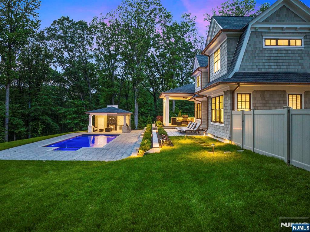 396 Knollwood Road Ridgewood, NJ 07450 - Photo 5 of 50