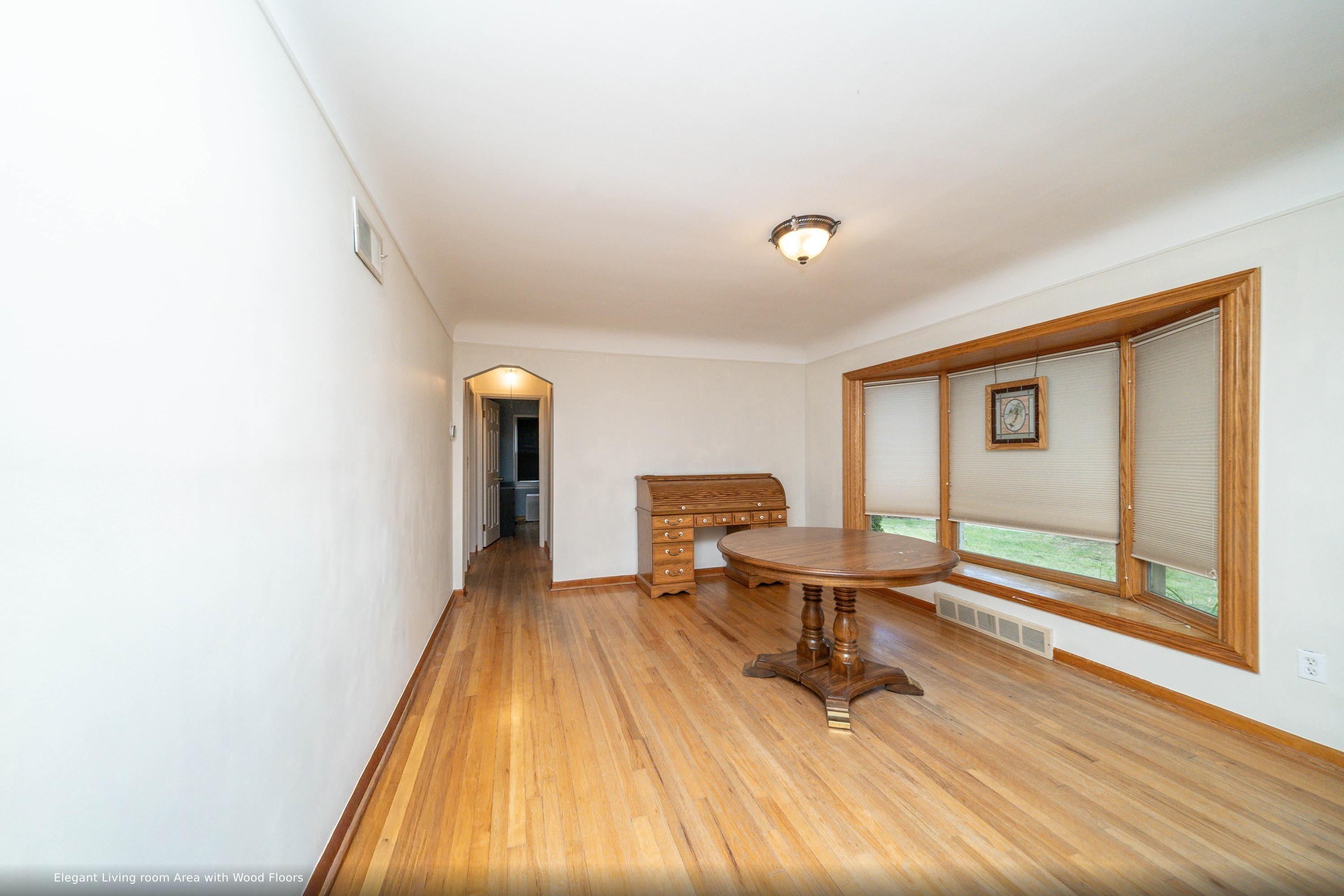14521 Merriman Road Livonia, MI 48154 - Photo 7 of 33 livonia-mi-dining-room-3