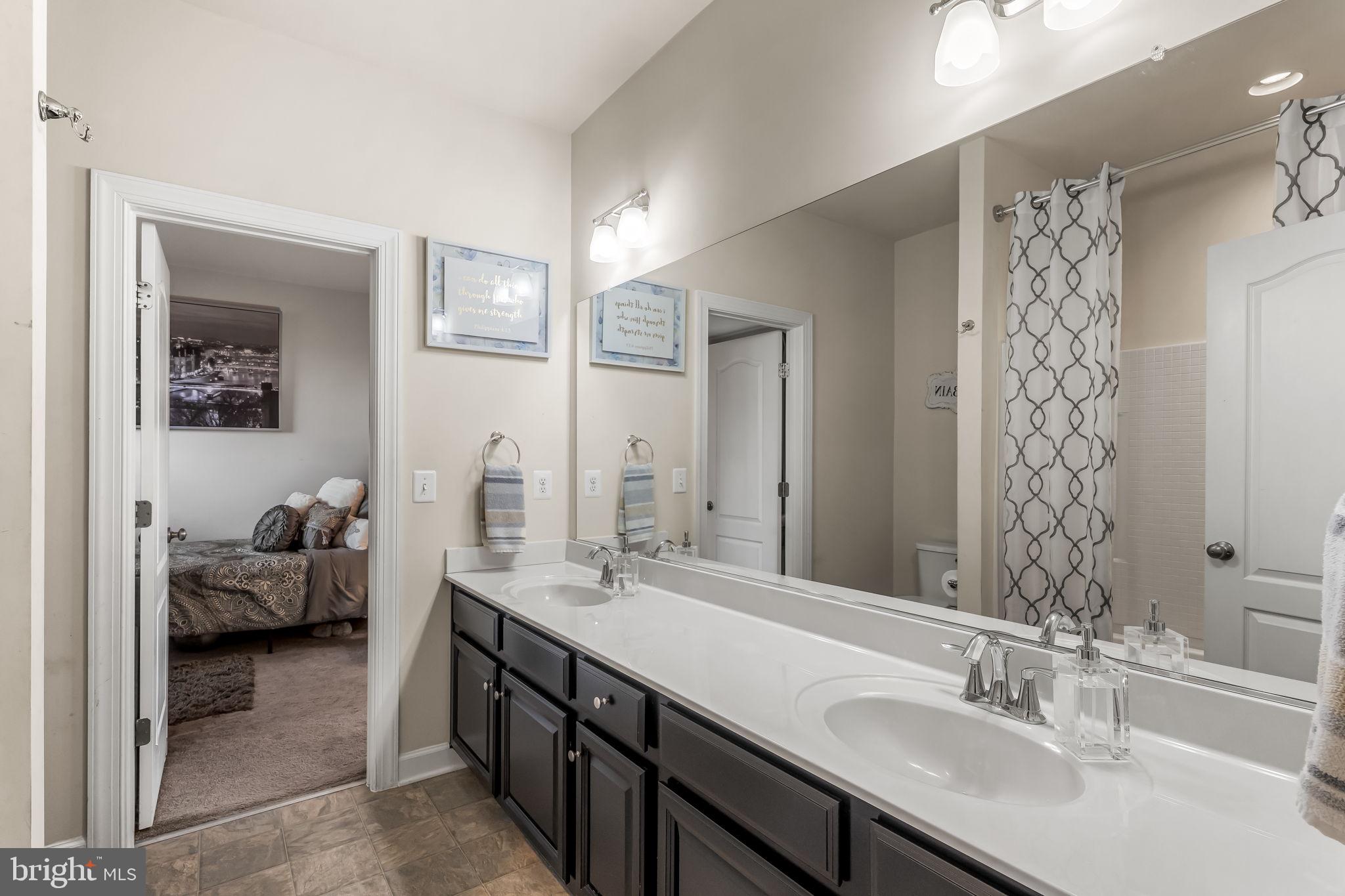 5527 Golden Eagle Road Frederick, MD 21704 - Photo 22 of 44 Jack n Jill bathroom
