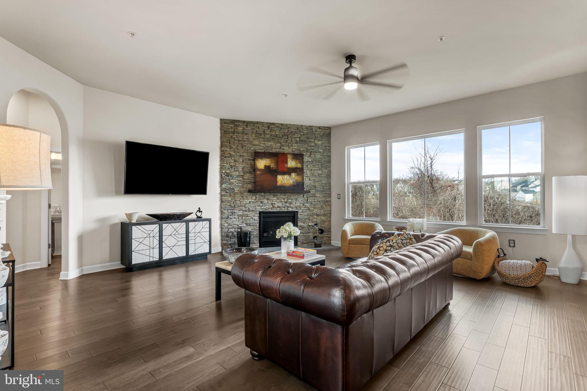 5527 Golden Eagle Road Frederick, MD 21704 - Photo 9 of 44 Tons of natural light