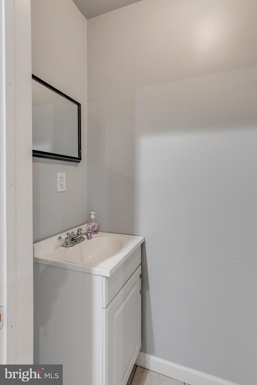 2105 South Howard Street Philadelphia, PA 19148 - Photo 6 of 22