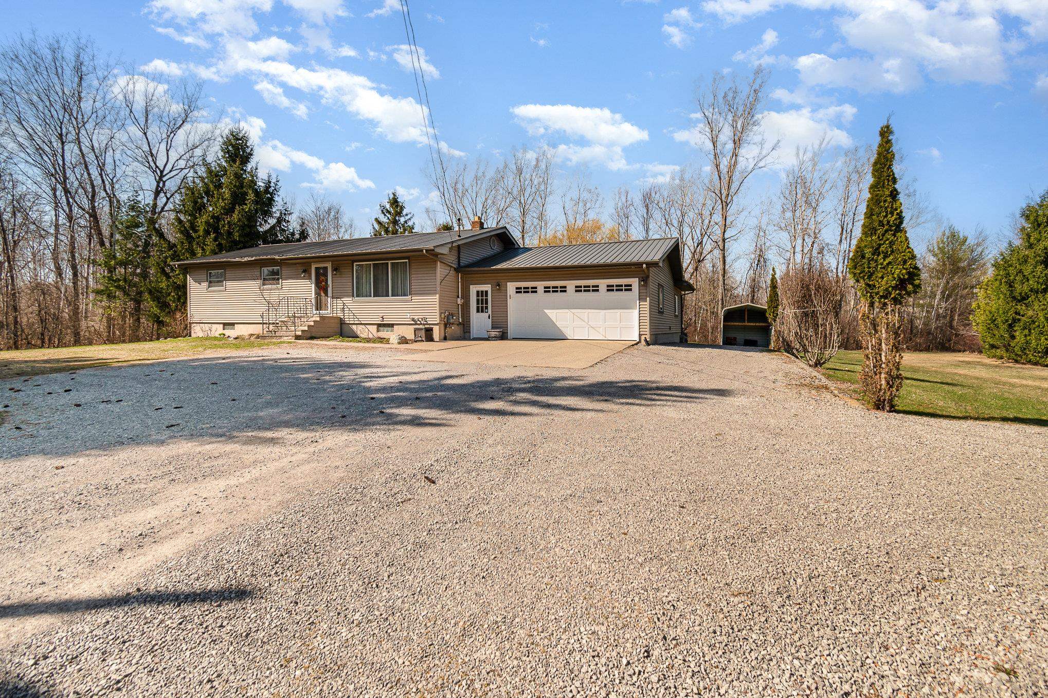 2341 East Cody Estey Road Pinconning, MI 48650 - Photo 2 of 22
