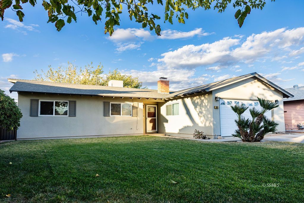 304 West Perdew Avenue Ridgecrest, CA 93555 - Photo 4 of 28