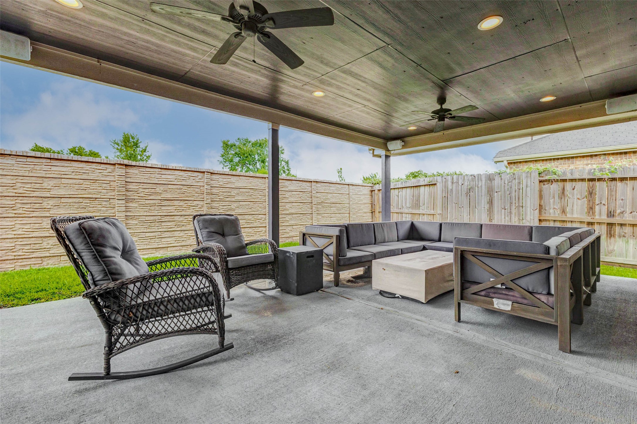 8319 Silent Deep Drive Rosenberg, TX 77469 - Photo 30 of 34 a outdoor living space with furniture