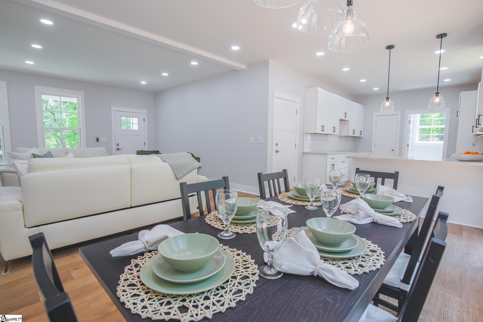 1013 Center Road Taylors, SC 29687 - Photo 6 of 32 Gallery Image 6