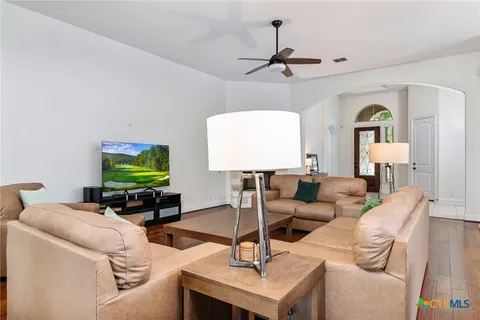 $420,000 | 472 Mission Hill Run, New Braunfels, TX 78132