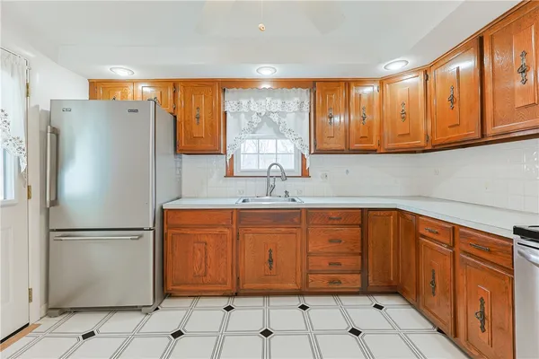 $489,000 | 47 Dartmouth Avenue, East Providence, RI 02915