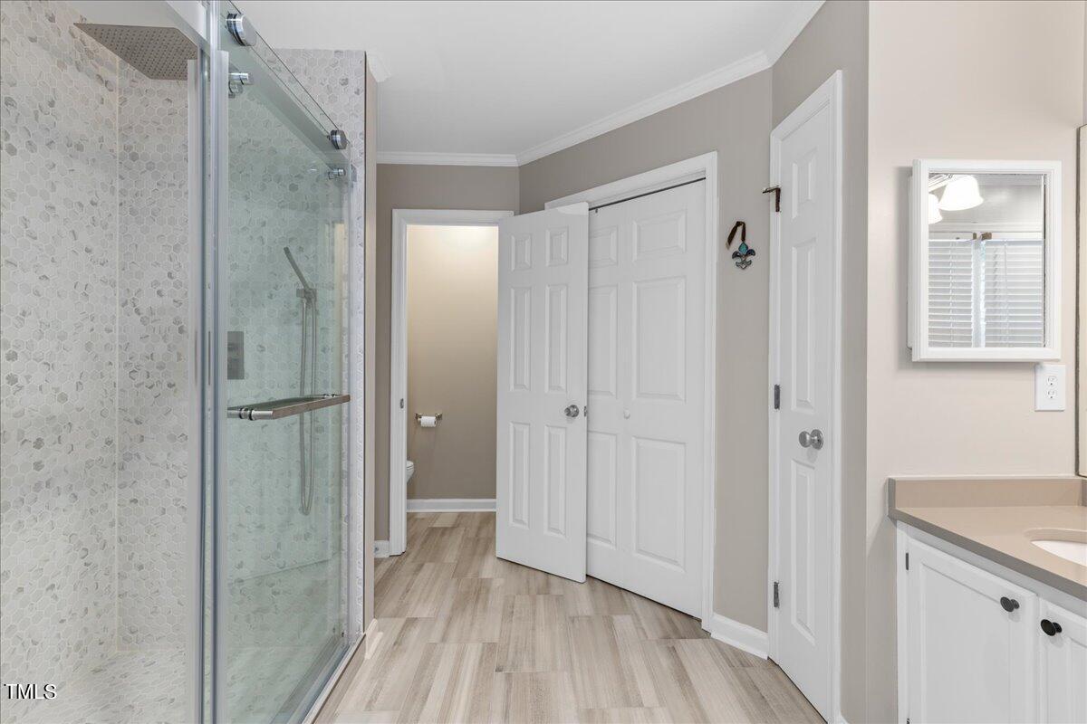 6816 Chasewick Circle Raleigh, NC 27615 - Photo 19 of 39 Primary Bathroom