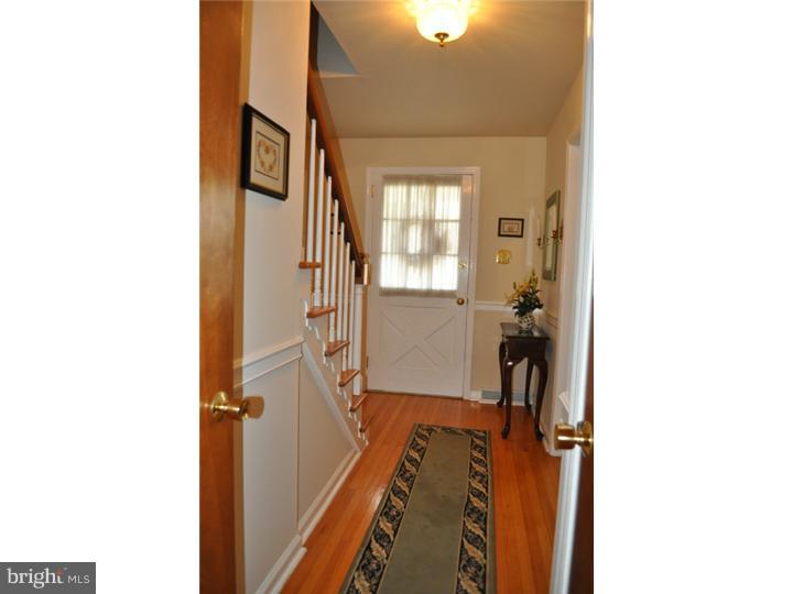 302 Sidley Road Malvern, PA 19355 - Photo 2 of 24 Foyer
