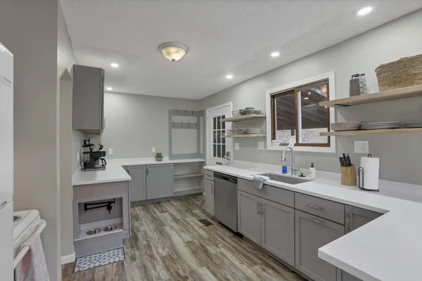 $439,900 | 22913 Goosecreek Road, South Bloomingville, OH 43152