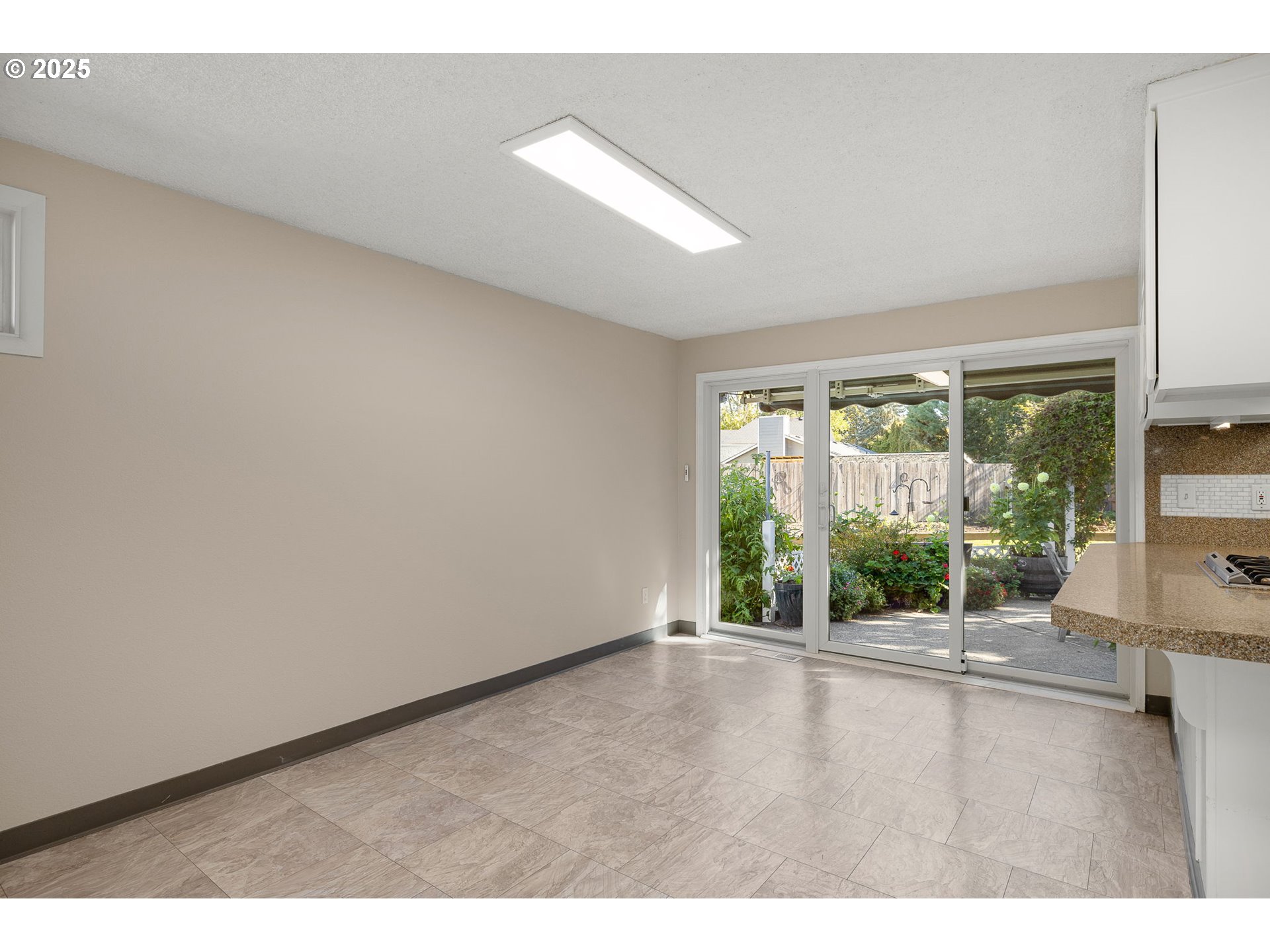 20140 Southwest Augusta Court Beaverton, OR 97003 - Photo 16 of 31