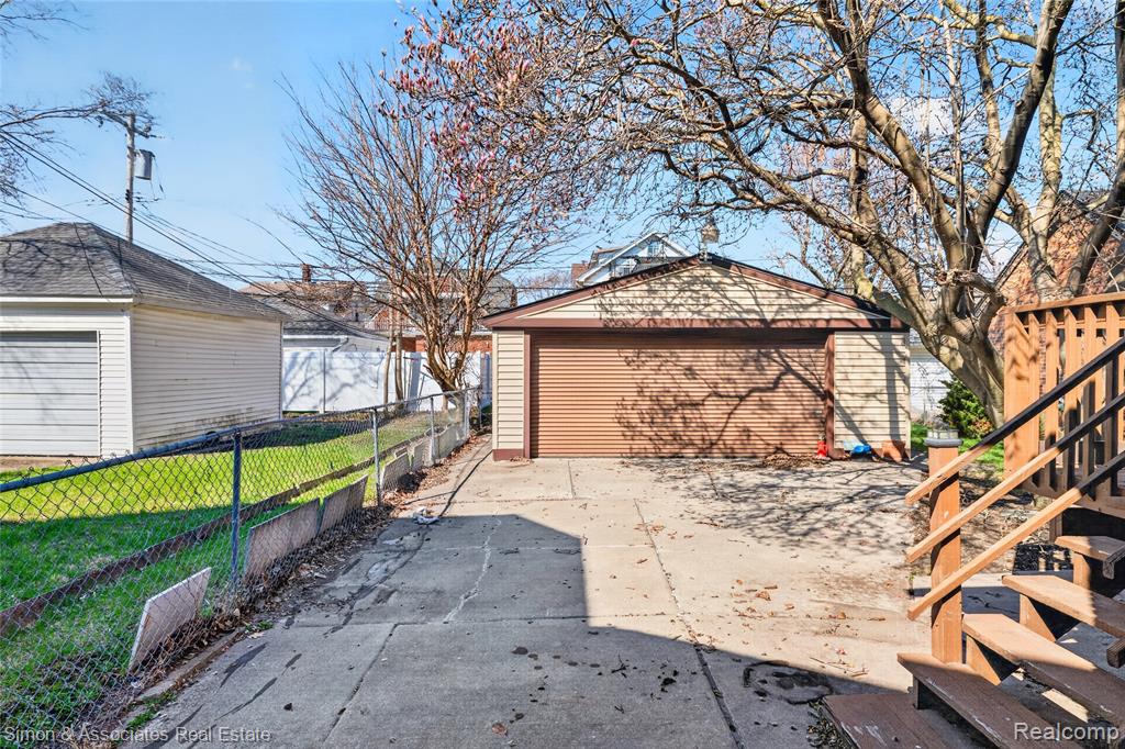 5019 Maple Street Dearborn, MI 48126 - Photo 41 of 44