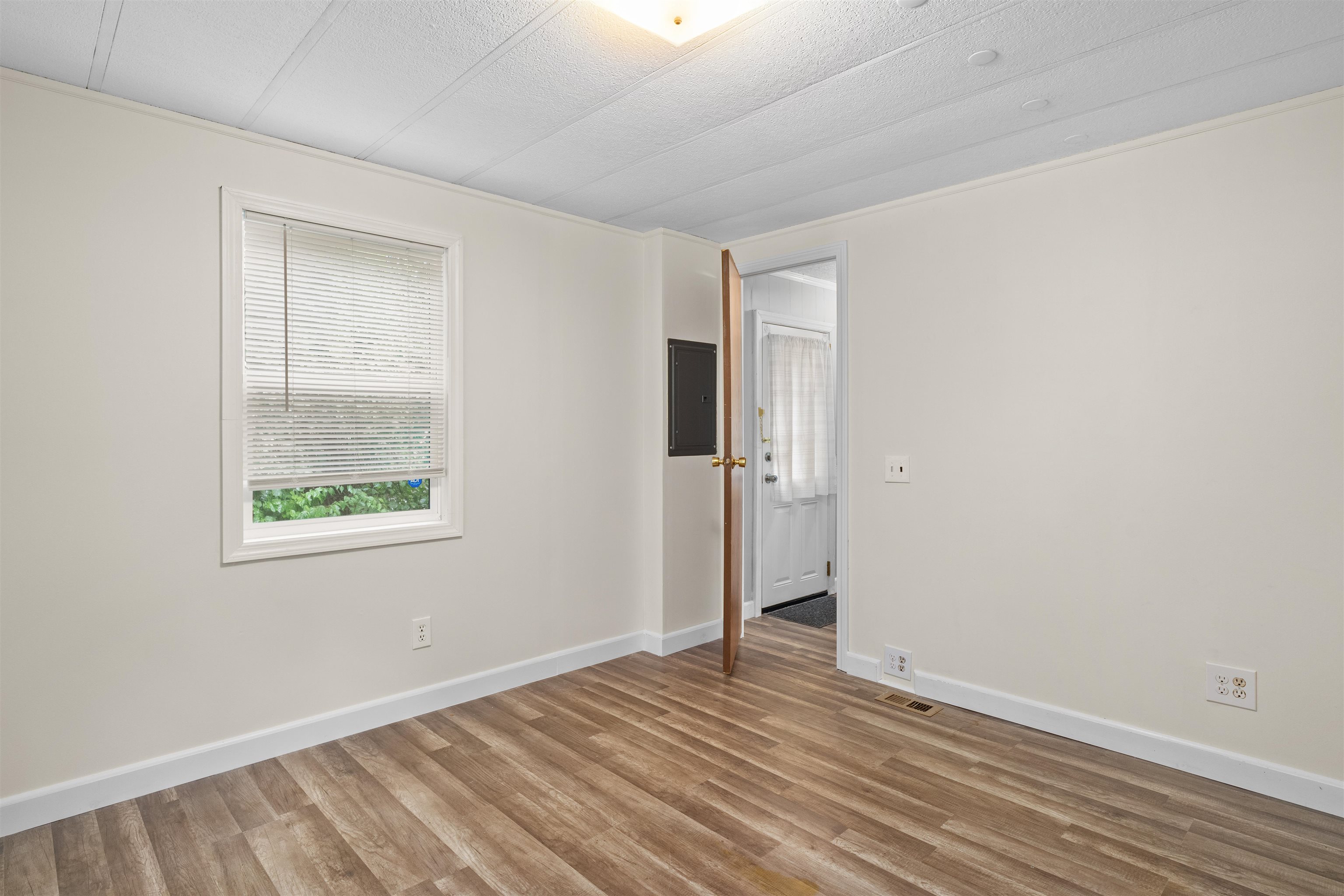 11 South Cranberry Rochester, NH 03867 - Photo 24 of 32