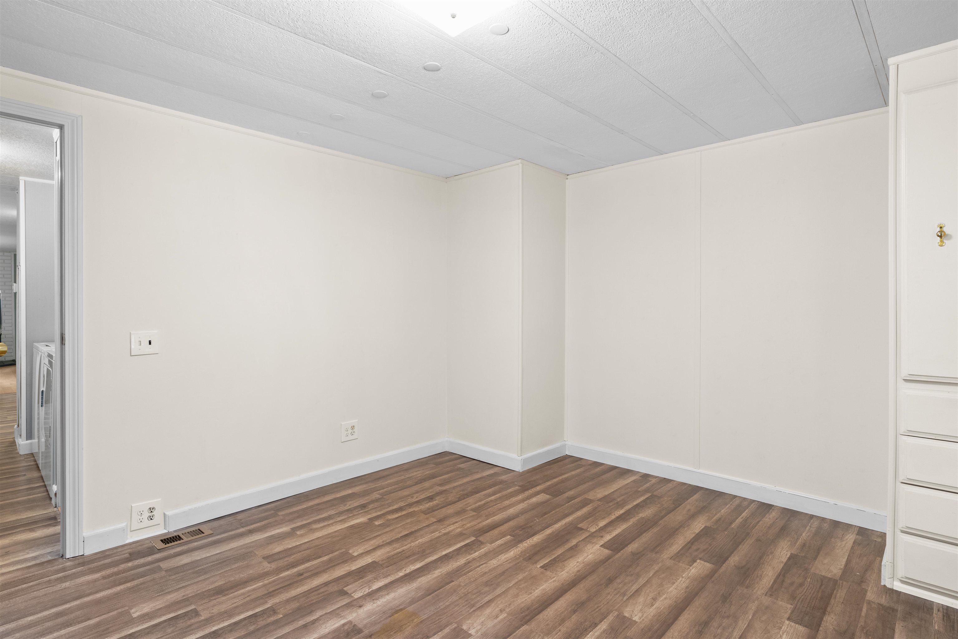 11 South Cranberry Rochester, NH 03867 - Photo 25 of 32
