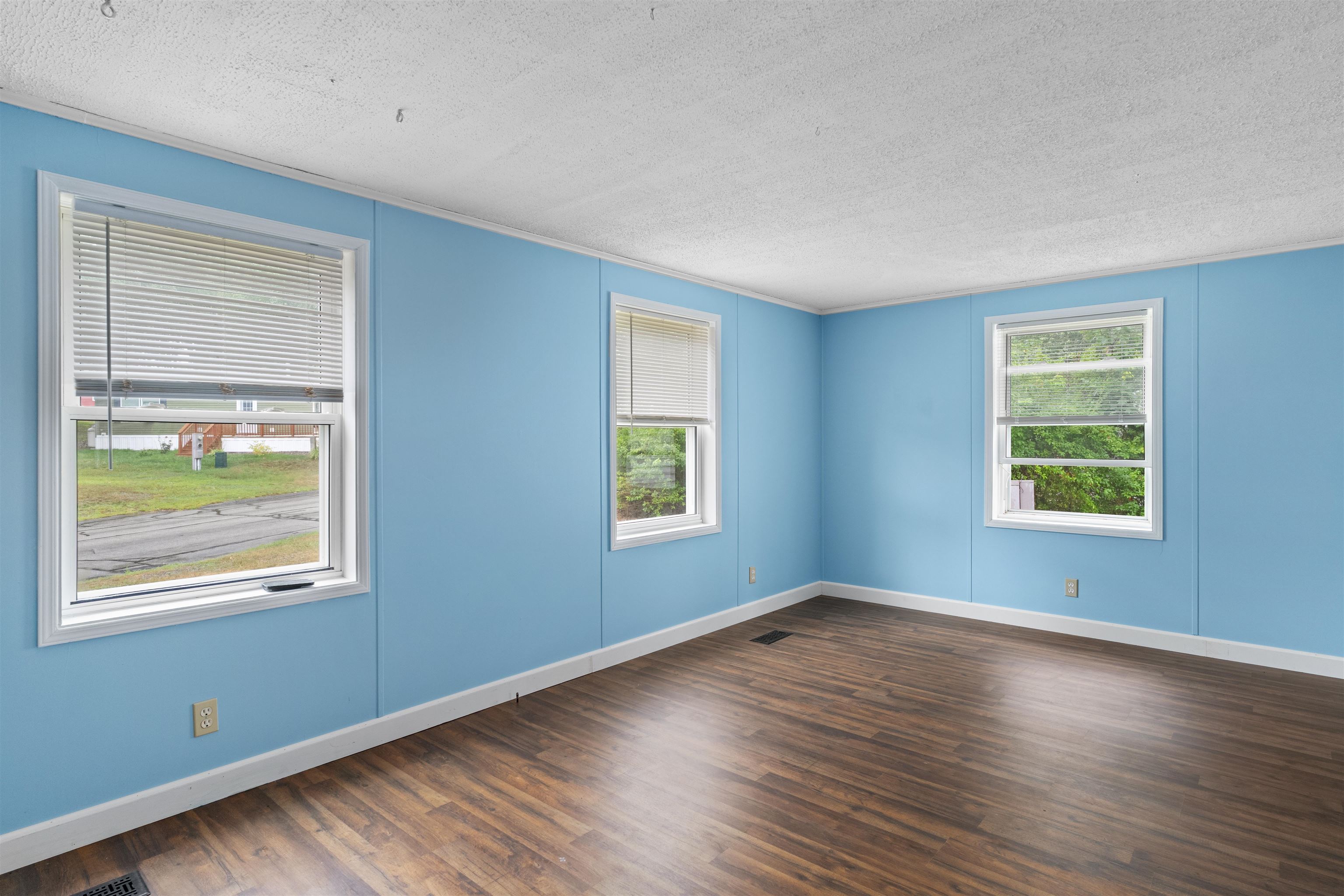 11 South Cranberry Rochester, NH 03867 - Photo 6 of 32