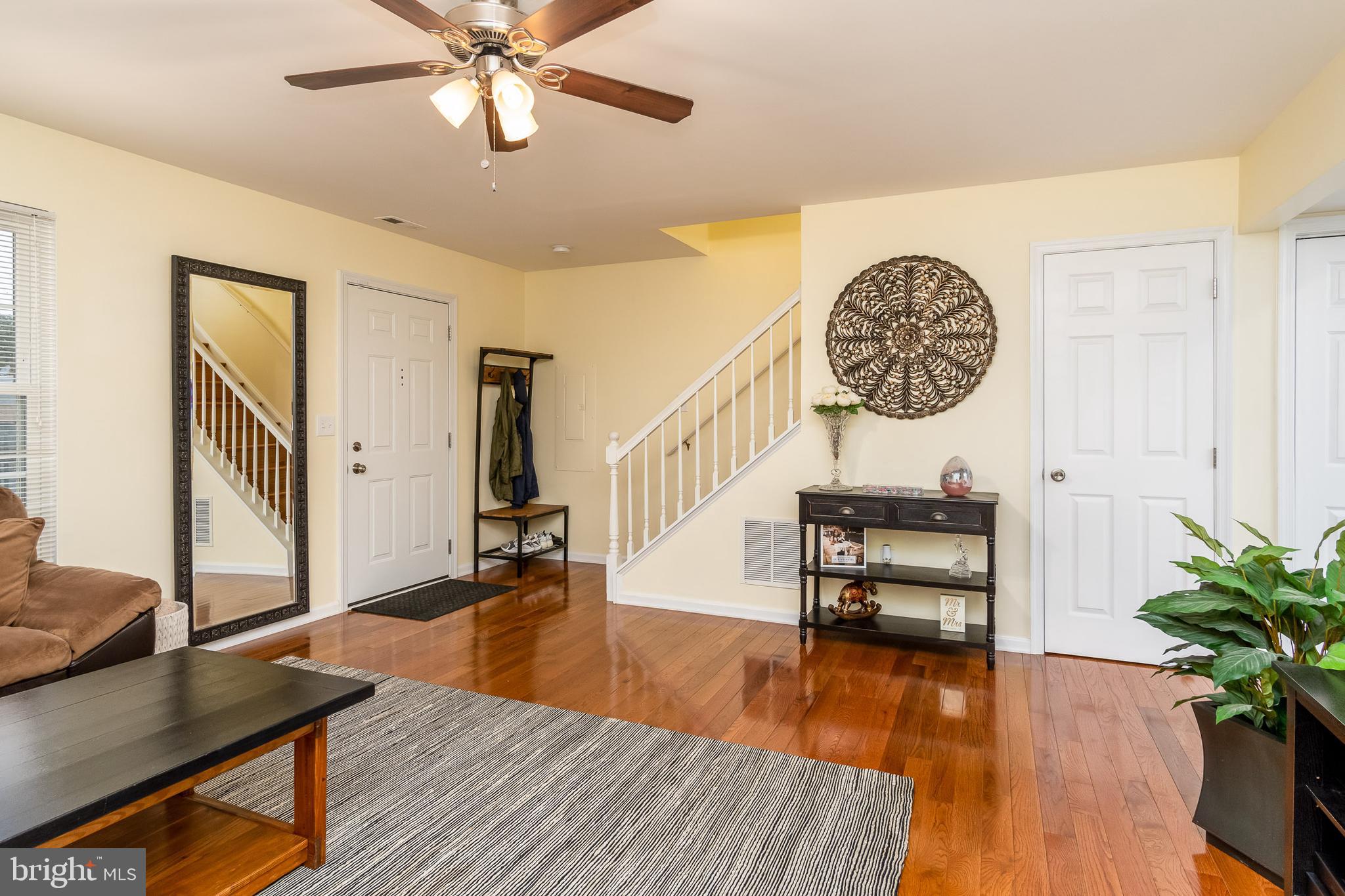 1905 Potomac Road Edgewater, MD 21037 - Photo 6 of 23 Living Room (alt view)