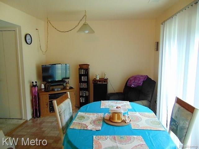 23534 Lahser Road Southfield, MI 48033 - Photo 3 of 12 DSC01845.JPG