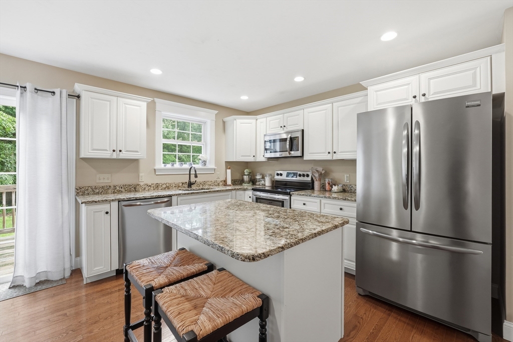 215 Sarty Road Warren, MA 01585 - Photo 4 of 35