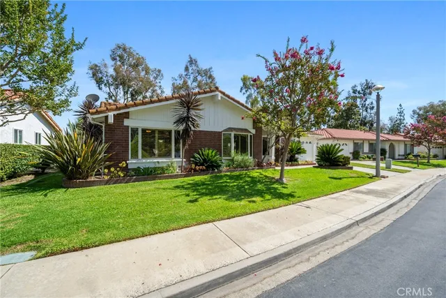 $999,888 | 28162 Vía Cernuda, Mission Viejo, CA 92692