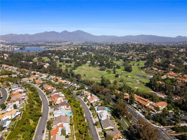 $999,888 | 28162 Vía Cernuda, Mission Viejo, CA 92692