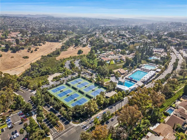 $999,888 | 28162 Vía Cernuda, Mission Viejo, CA 92692