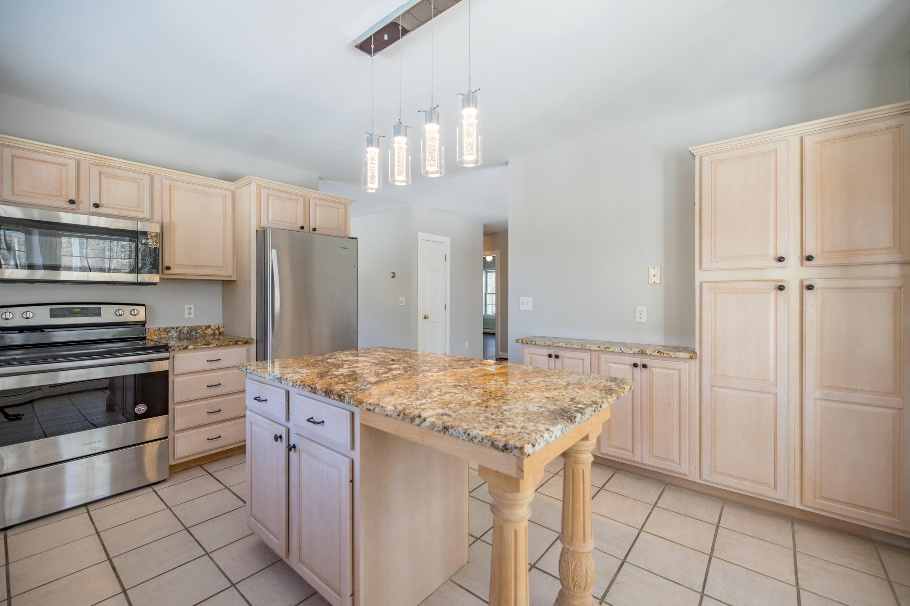 31 Tapley Road Scarborough, ME 04074 - Photo 14 of 45 6I3A0039-HDR