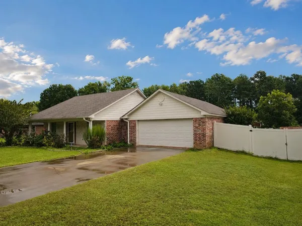 $245,000 | 305 Bob White Street, Pittsburg, TX 75686