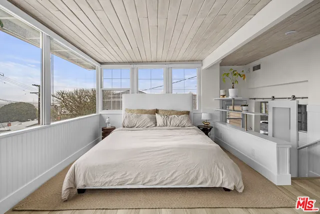 $10,500 | 7520 Earldom Avenue, Playa del Rey, CA 90293