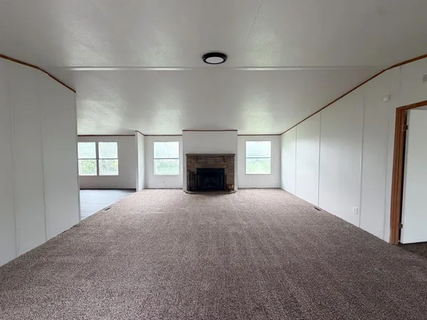 $1,875 | 1075 Pluto Road, Milford, TX 76670