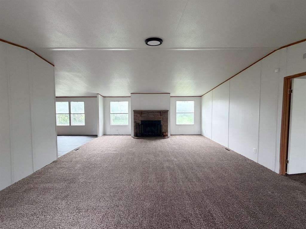 1075 Pluto Road Milford, TX 76670 - Photo 6 of 19