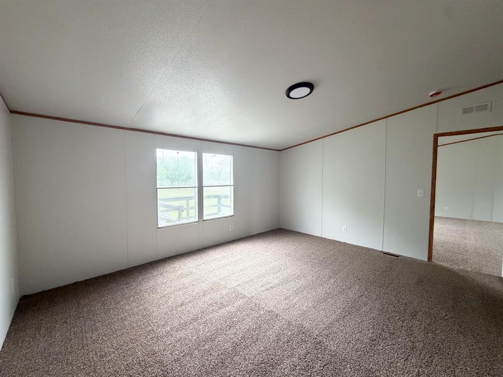 1075 Pluto Road Milford, TX 76670 - Photo 10 of 19