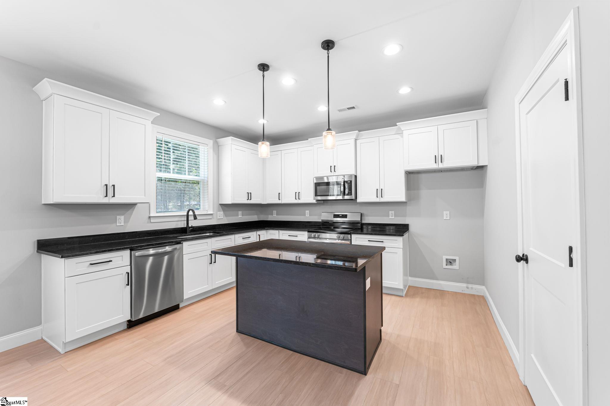 237 Black Road Simpsonville, SC 29680 - Photo 8 of 48 Gallery Image 8