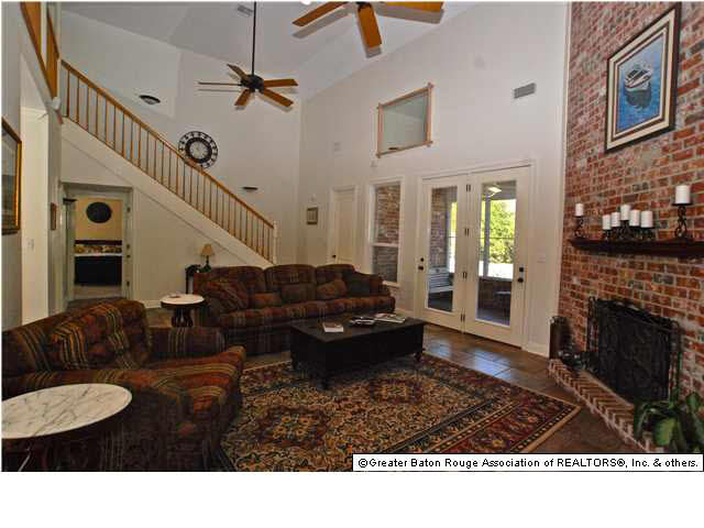 16923 Sunset Point Court Baton Rouge, LA 70816 - Photo 2 of 18 Gallery Image 2