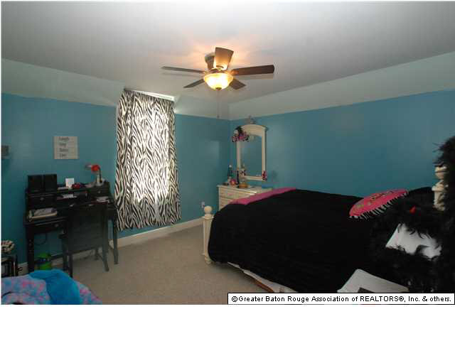 16923 Sunset Point Court Baton Rouge, LA 70816 - Photo 4 of 18 Gallery Image 4