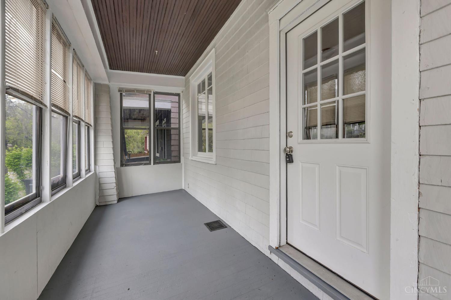 3454 Ruther Avenue Cincinnati, OH 45220 - Photo 4 of 41