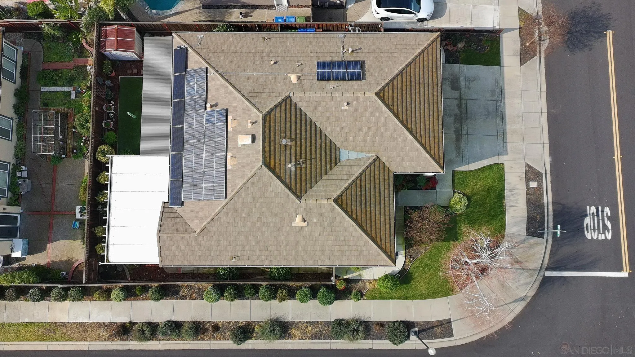 1220 Exeter Way Brentwood, CA 94513 - Photo 3 of 33 a aerial view of a house with a yard