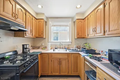 $2,400 | 82 Maple Avenue, Morristown, NJ 07960