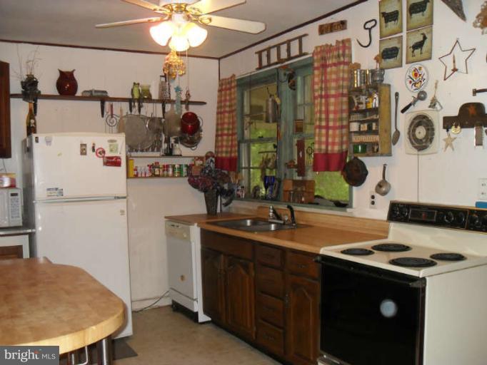4121 St Clair Bridge Road Street, MD 21154 - Photo 11 of 19 Kitchen