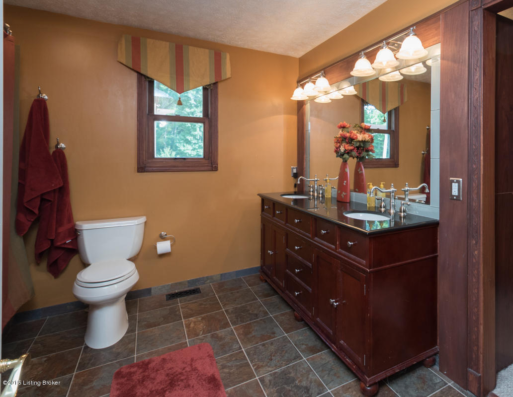 658 Ramblin Road Mount Washington, KY 40047 - Photo 65 of 73 Master bath