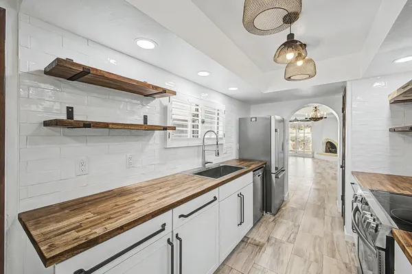 $2,845 | 37210 North Tranquil Trail, Unit 13, Carefree, AZ 85377