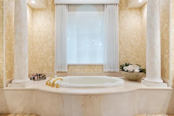 $5,495,000 | 366 Sweet Bay Avenue, Plantation, FL 33324